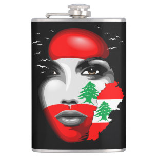 Flasques Drapeau et carte du Liban sur le visage de la fill