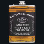 Flasques Funny Whiskey Custom Birthday Typographie Vintage<br><div class="desc">Funny Whiskey Custom Birthday Vintage Typography Whiskey Flask - Customisez ce drôle de whisky noir et blanc flacon de whisky, avec l'apparence d'une vieille bouteille de whisky avec étiquette, avec son nom, son âge, son état de naissance, sa ville de naissance et son année. C'est un grand cadeau d'anniversaire pour...</div>