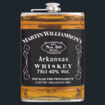 Flasques Funny Whiskey Custom Birthday Typographie Vintage<br><div class="desc">Funny Whiskey Custom Birthday Vintage Typography Whiskey Flask - Customisez ce drôle de whisky noir et blanc flacon de whisky, avec l'apparence d'une vieille bouteille de whisky avec étiquette, avec son nom, son âge, son état de naissance, sa ville de naissance et son année. C'est un grand cadeau d'anniversaire pour...</div>
