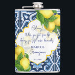 Flasques Groomsmen cadeaux faveurs tuiles bleues citron Ama<br><div class="desc">Groomsmen cadeaux Carrelage bleu et citron Amalfi Positano soirée de mariée de style méditerranéen favorise le nom personnalisé flacon personnalisé,  style marocain frontière sculptée. Faites un beau cadeau de conservation pour vos invités spéciaux.</div>
