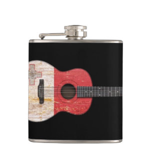 Flasques Guitare acoustique âgée et utilisée de drapeau