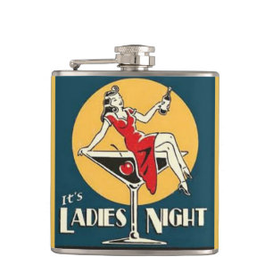 Flasques les filles sortent la nuit, les bachelorettes, les