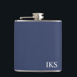 Flasques Monogramme bleu et blanc de la marine classique él<br><div class="desc">Un flacon moderne et élégant avec un arrière - plan bleu et une simple typographie blanche parfaite pour ajouter vos propres initiales monographiques. Le cadeau parfait et réfléchi pour quelqu'un.</div>
