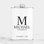 Flasques Monogramme et nom du Groomsman personnalisé classi<br><div class="desc">Cadeaux de Groomsman Personnalisé Classique avec monogramme personnalisé,  nom et titre de marionnettiste en noir classique serif style de police sur arrière - plan blanc. Aussi parfait pour le meilleur homme,  père de la mariée et plus.</div>