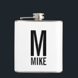 Flasques Monogramme et nom personnalisés modernes<br><div class="desc">Monogramme moderne noir et blanc Gras Design avec monogramme personnalisé et nom dans le style de police sans serif moderne en gras. Un cadeau unique pour papa, mari, grand-parents, meilleur homme, groomsmen et plus. Aussi parfait comme cadeau d'anniversaire, cadeau de vacances, cadeau de réunion familiale et pour toutes occasions spéciales....</div>