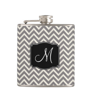 Flasques Motif Chevron gris et blanc avec Monogramme