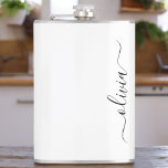 Flasques Noir Blanc moderne Script Girl Monogramme Nom<br><div class="desc">Nom du monogramme blanc et noir et fiole de réception initiale. Cela rend le cadeau parfait pour 16 ans,  mariage,  douche nuptiale,  anniversaire,  baby shower ou bachelorette pour quelqu'un qui aime le luxe glam et les styles chic.</div>