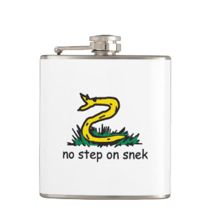 Flasques Pas de pas sur les mèmes de snek parodie de Gadsde