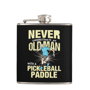 Flasques Pickleball - Vieil Homme Avec Une Raquette de Pick