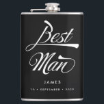 Flasques Stylisme noir typographie Best Man Groomsmen<br><div class="desc">Cette fiole personnalisée fait un cadeau vintage élégant Best Man. Police d'inspiration rétro funky en blanc sur arrière - plan noir et votre nom et date de choix! Vous voulez plus d'articles mariages dans ce style? Laisse-moi un message !</div>