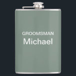 Flasques Vert profond personnalisé<br><div class="desc">Customisez avec le nom ou le message de vos groomsmen ou de votre meilleur homme ! Conçu dans le magnifique Etat de Washington,  aux Etats-Unis,  par un artiste indépendant indépendant et de type créatif.</div>