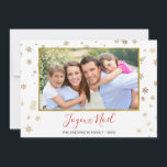 Flèches de neige Gold Foil Joyeux Noël Carte photo<br><div class="desc">Faux Gold Foil Snowflakes - Joyeux Noël French Joyeux Noël - Carte photo de vacances. L'image,  la date et le nom de famille peuvent être remplacés sur cette carte photo de Noël simple et élégante.</div>