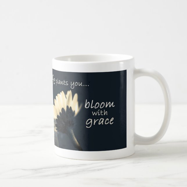 Fleur avec la tasse de grâce (Droite)