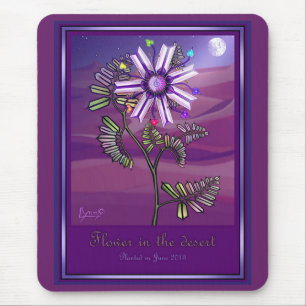 Fleur dans le tapis de souris du désert