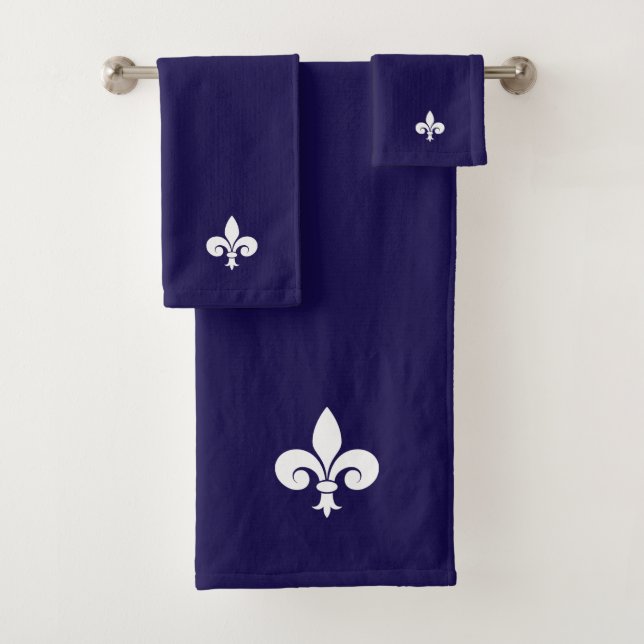 Fleur de Lis blanche élégante sur fond bleu marine (En situation)