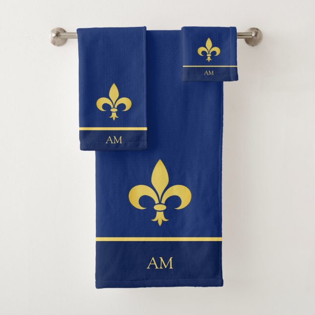 Fleur de Lis dorée & monogramme sur fond bleu mari (En situation)