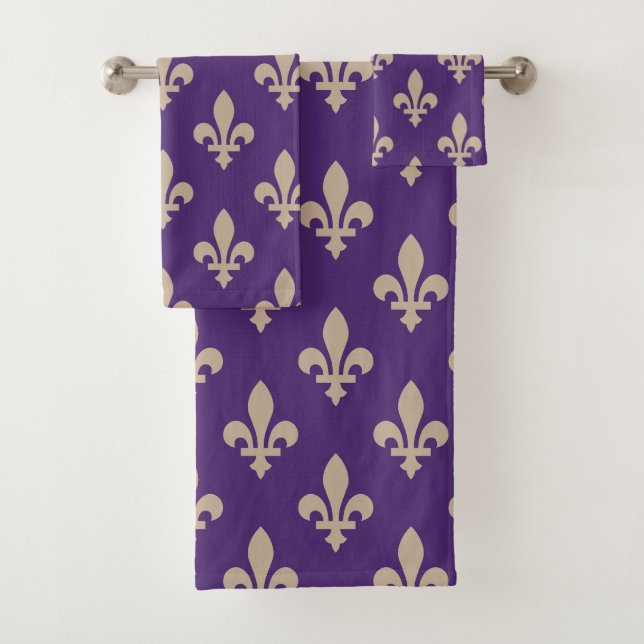 Fleur de Lis Motif, Royal French Creative on Purpl (En situation)