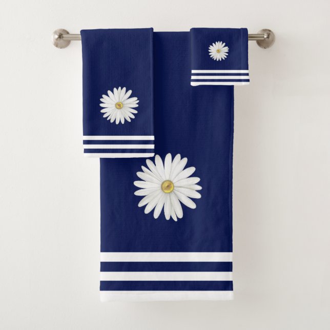 Fleur de marguerite blanche et rayures sur fond bl (En situation)