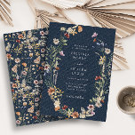 Fleur sauvage bleu de la marine Faire-part de mari<br><div class="desc">Cette invitation de mariage élégante et élégante présente de magnifiques fleurs sauvages d'aquarelle peints à la main disposés comme une jolie couronne avec un joli motif sur le dos. Trouvez les objets correspondants dans la collection de Mariages Fleurs sauvages de la Marine Boho.</div>