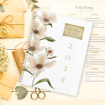 Fleur sauvage Nom personnalisé Timbre Floral Vinta<br><div class="desc">Fleur sauvage Custom Name Vintage Floral Stamp Planner - Élégant planificateur que vous pouvez facilement customiser avec le nom et l'année dans la typographie de script et la police de machine chic. Illustration florale par Hanger Lane Illustrations,  PGCo Designs Partner.</div>