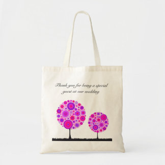 Fleur souhaitant à arbre le sac pourpre de faveur