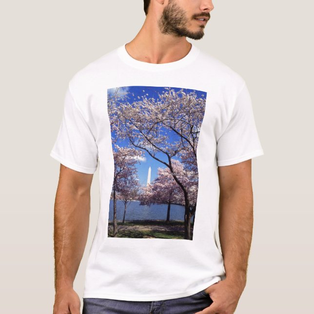 Fleurs de cerisier dans le T-shirt des hommes de (Devant)