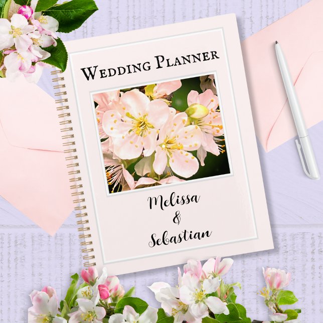 Fleurs de fleurs Apple Wedding planner personnalis (A personalized wedding planner, in light pink with apple blossom flowers picture)