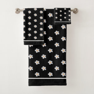 Fleurs de frangipanier blanches sur fond noir