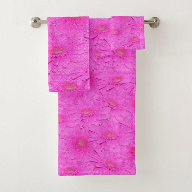 Fleurs De Gerbera Rose Chaud, Serviette De Bain, (En situation)