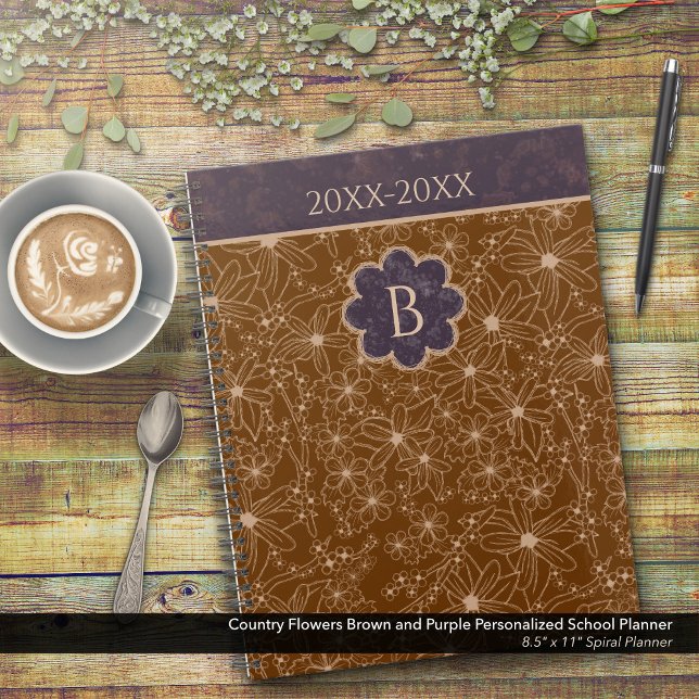 Fleurs de pays Brown violet École personnalisée (Country Flowers Brown and Purple Personalized School Planner: Customize the Date and Monogram)