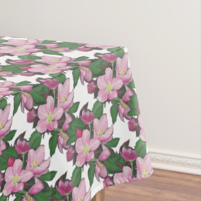 Fleurs de pommier pastel sur nappe blanche (In Situ)