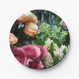 Fleurs de printemps sur assiette en carton