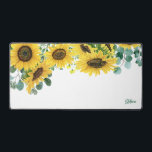 Fleurs de soleil d'aquarelle et Feuilles d'Eulcayp<br><div class="desc">Ajoutez un accent floral à votre espace de travail avec ce tapis de bureau aquarelle. Il est doté de tournesols aquarelles et de feuilles d'eucalyptus. Personnalisez en ajoutant vos détails. Ce tapis de bureau en tournesol est parfait en cadeau.</div>