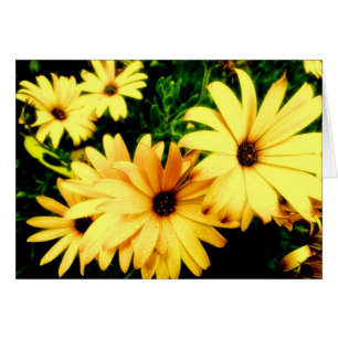 Fleurs jaunes avec la carte de fleur de gouttes de