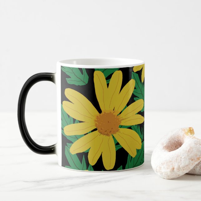 Fleurs marguerites jaunes avec tasse à café feuill (Avec donut)