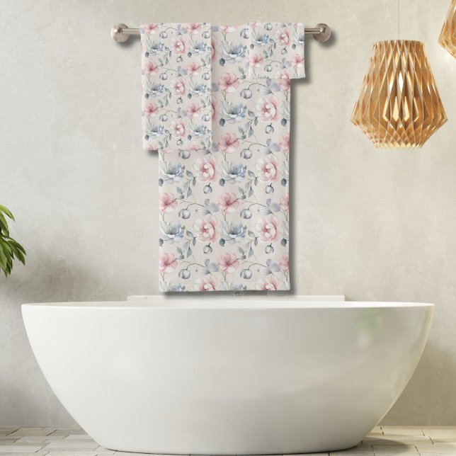 Fleurs pastel rose bleu gris Shabby Chic délavé (Shabby Chic Pink Blue Gray floral bath towel set. Bath towel, hand towel, wash cloth)