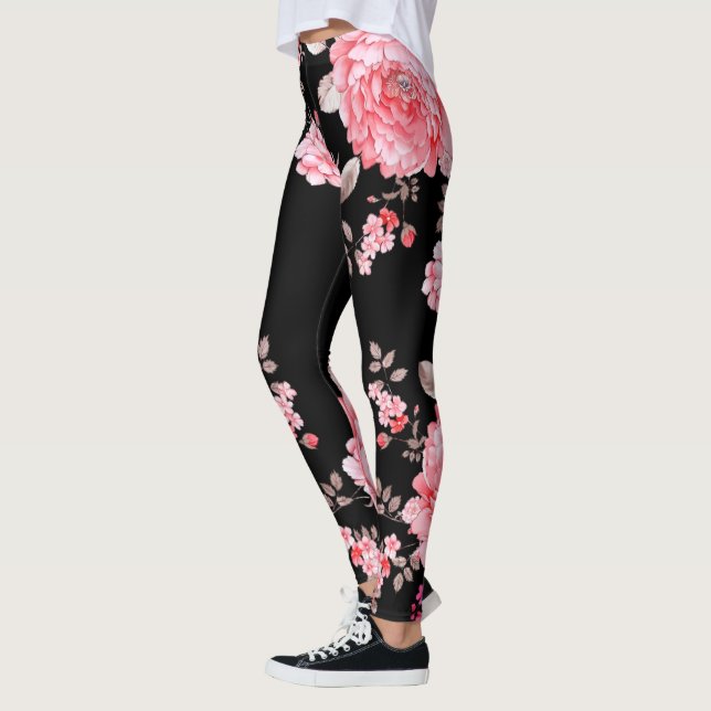 Fleurs roses avec legging arrière - plan noir. (Gauche)