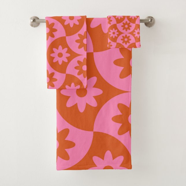 Fleurs roses et orange sur Saint-Jacques du milieu (En situation)