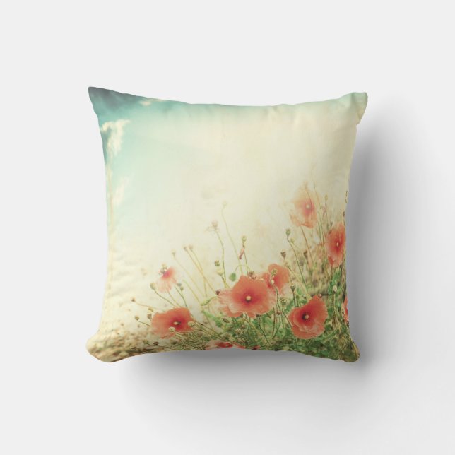 Fleurs roses sauvages dans le Coussin de canapé à  (Recto)