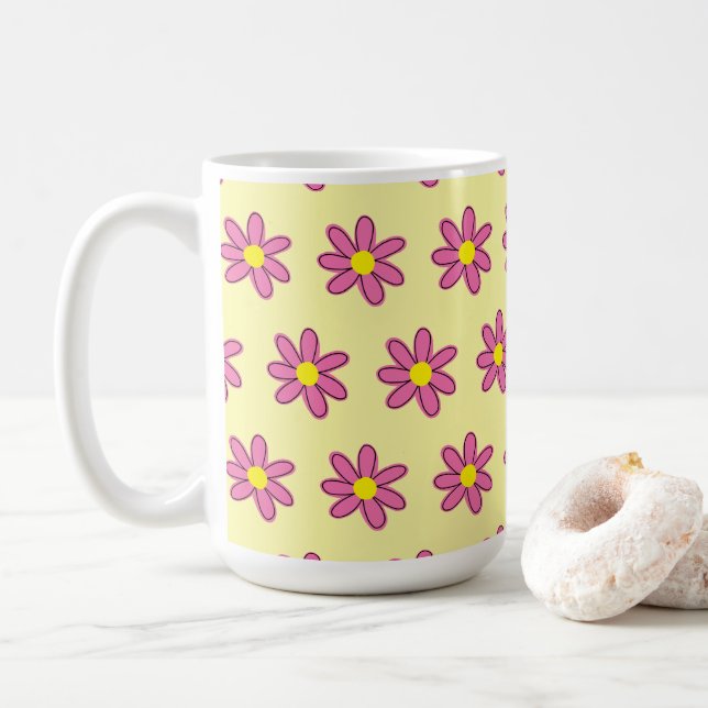 Fleurs roses sur Mug de café jaune (Avec donut)