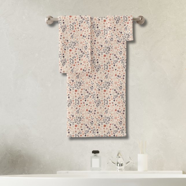 Fleurs sauvages bohèmes rose beige bleu corail (Boho Wildflowers in beige, blush pink, coral, blue/purple. Bath towel set)