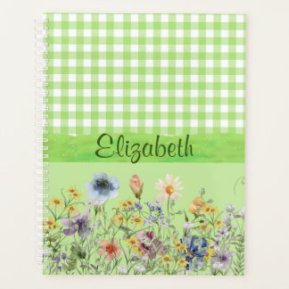 Fleurs sauvages dans le vert