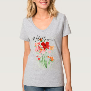 Fleurs sauvages d'aquarelle sur le T-shirt