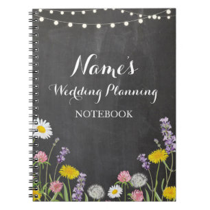 Fleurs sauvages de carnet épousant des notes