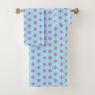 Fleurs violettes avec Aquamarine et Pétales Roses