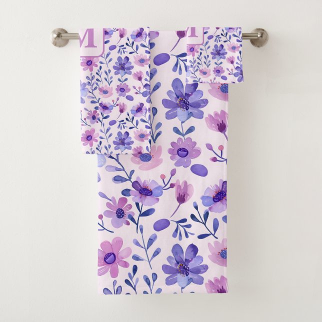 Fleurs violettes peintes à la main monogramme pers (En situation)