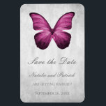 Flexible Magenta Butterfly Save the Date Magnet<br><div class="desc">Élégant et simple enregistrer la date flexible aimant avec un papillon Magenta contre un arrière - plan gris grunge. Ce design est un choix unique pour annoncer un mariage moderne. Facile à customiser avec vos détails mariages. Cliquez sur "Customiser" pour trouver d'autres options de personnalisation.</div>
