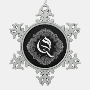 Flocon De Neige Élégant Goth Initial Q Snowflake Ornement