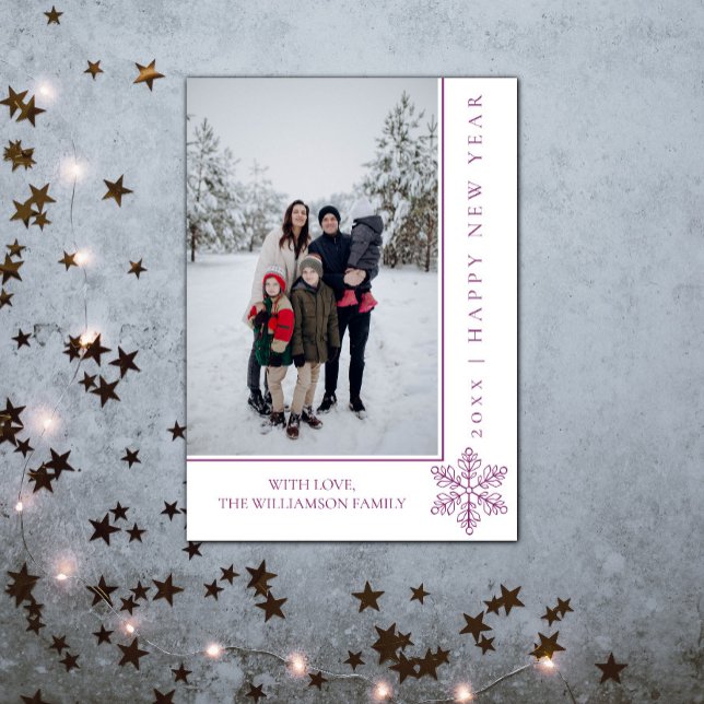 Flocon de neige moderne Carte photo du Nouvel An | (Modern Snowflake New Years Photo Card - Magenta)