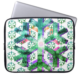Flocons de neige rose, violet et vert sur un sac d